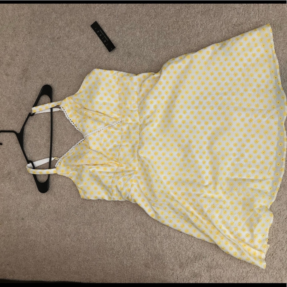 White with yellow daisy sundress